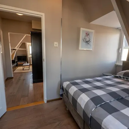 Zeehuis & Appartamento