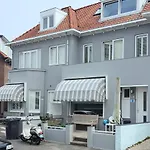 Zeehuis & Apartmán *