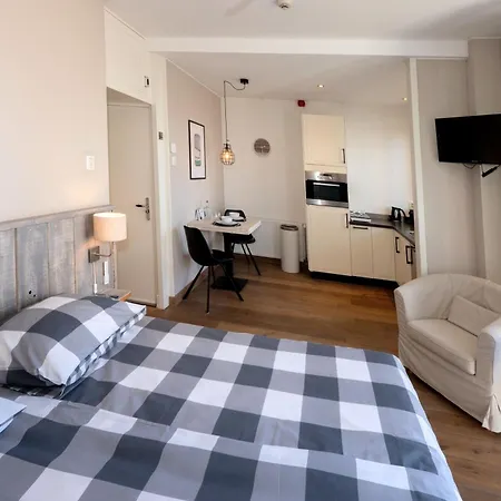 Zeehuis & Apartment